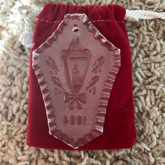 Vintage and discontinued 1984 Waterford Christmas Ornament. - Picture 2 of 5